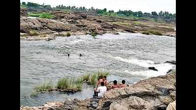 Two Surat students drown in Tapi River