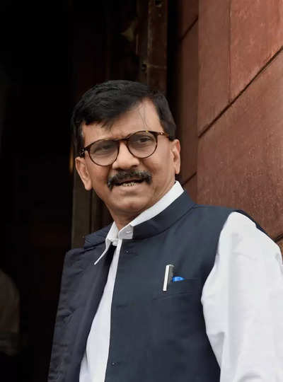 People whose kin died due to oxygen shortage should take Centre to court: Sanjay Raut