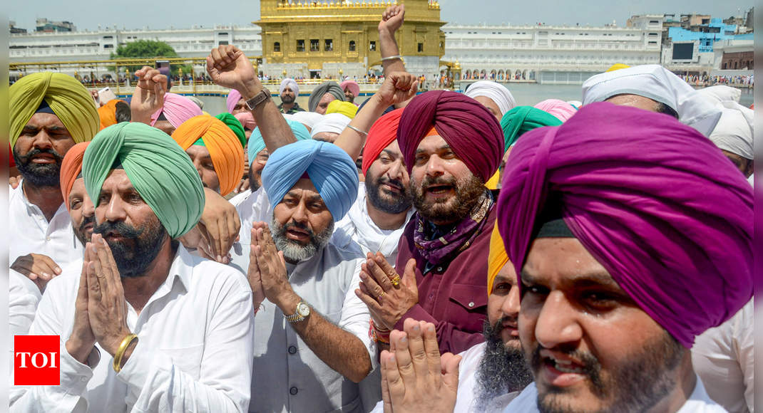Show of strength: Sidhu hosts 62 MLAs amid tussle with Capt