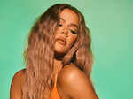 Khloe Kardashian is turning up the heat with her new pictures