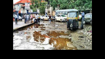 Broken pathways pose challenge to passengers at Pune railway station