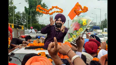 Punjab: Heels dug in, Captain Amarinder Singh vs Navjot Singh Sidhu row may snowball into bigger storm