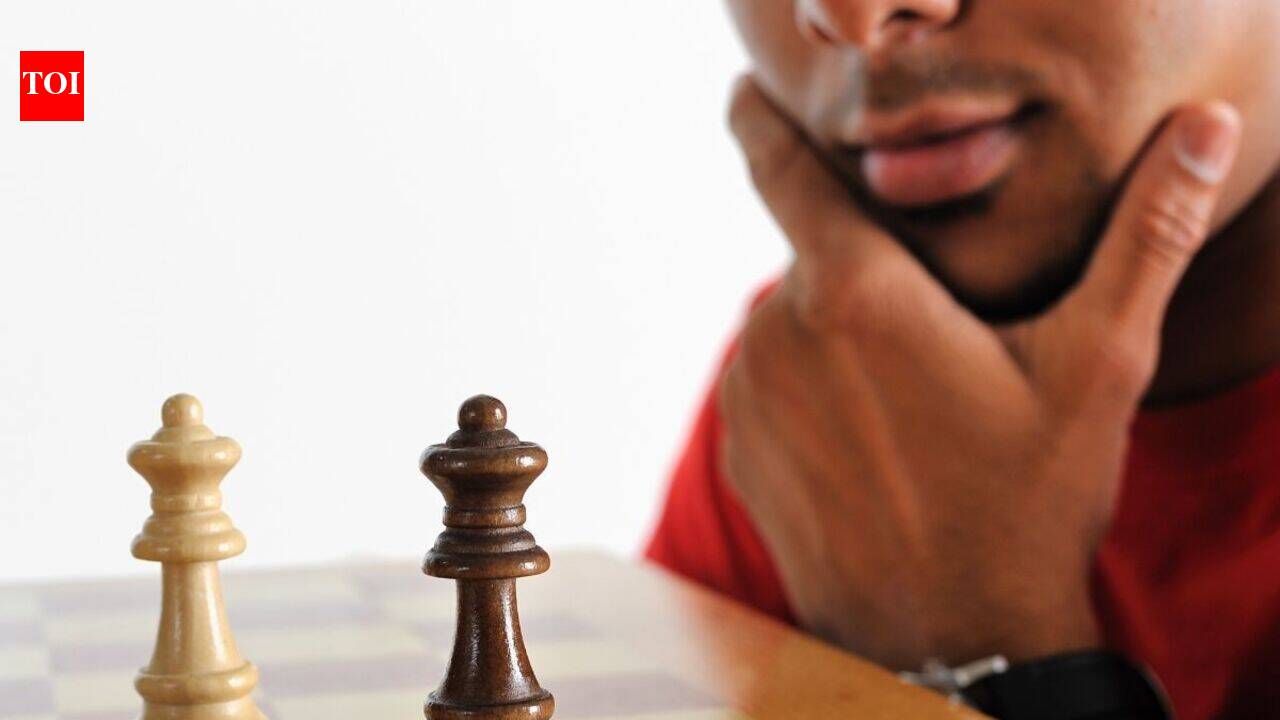 7 mind games insecure men play on women