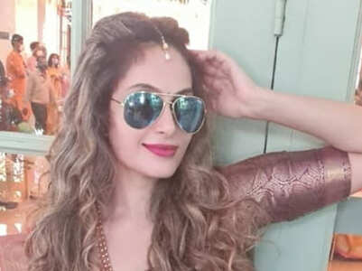Ten sizzling pictures of Shrutika