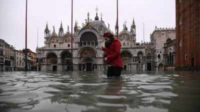 Venice risks move to UNESCO world heritage site in danger