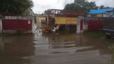Heavy rain batters Terai and Pithoragarh, supply of essentials impacted