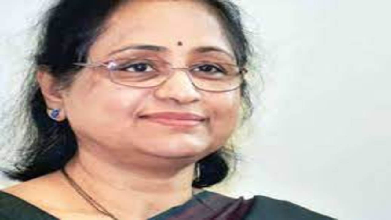 Indian Bank MD & CEO Padmaja Chunduru reveals two crises in her life and  success mantra - Times of India