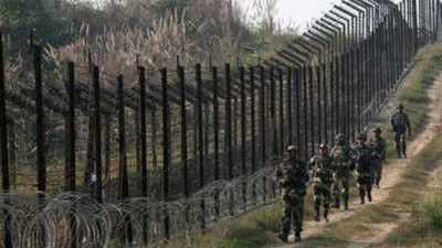Bandits kill 4 troops near Pakistan border