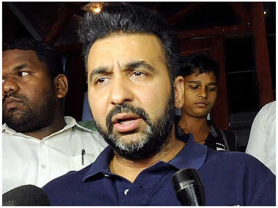 Crime Branch finds hidden cupboard at Kundra's