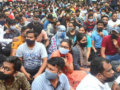 Students agitate against WB HS result, take to streets