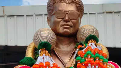 Vijay’s life-size statue erected at Panaiyur