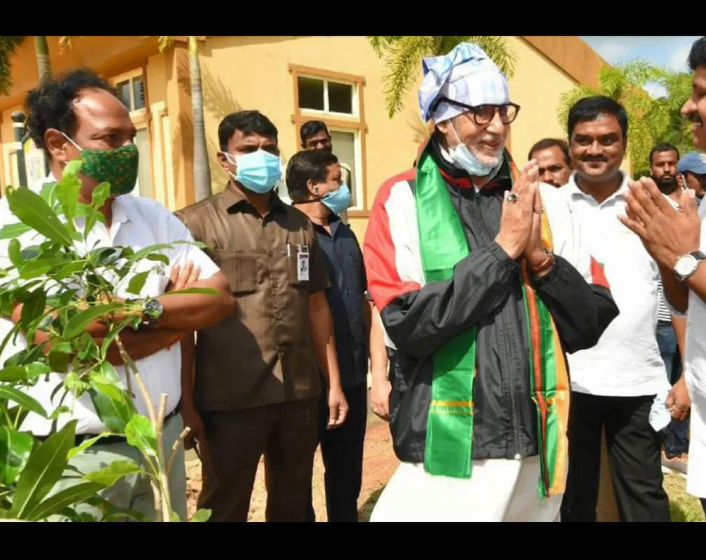 
Amitabh Bachchan takes up Green India Challenge
