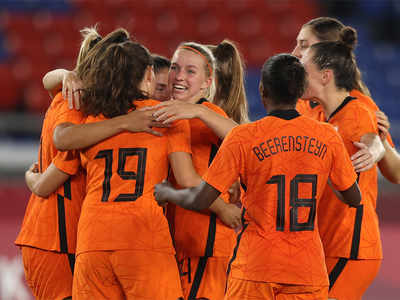 Tokyo Olympics: Free-scoring Netherlands set up quarter-final with USA in women's football