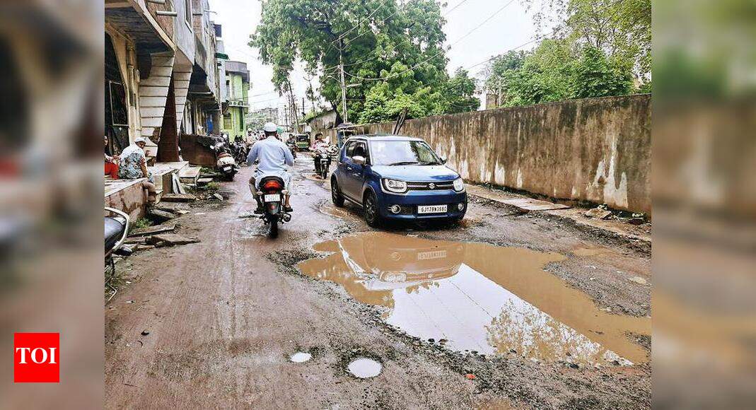 'Road to heaven' for Godhra's dead is a rough ride | Vadodara News - Vimarsana News