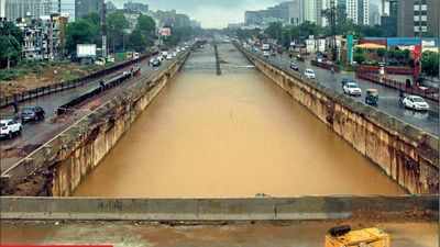 Flooding makes Delhi-Gurugram travel a nightmare