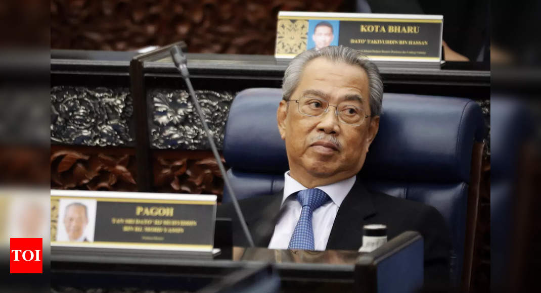 Malaysian PM urged to quit after rare royal rebuke – Times of India