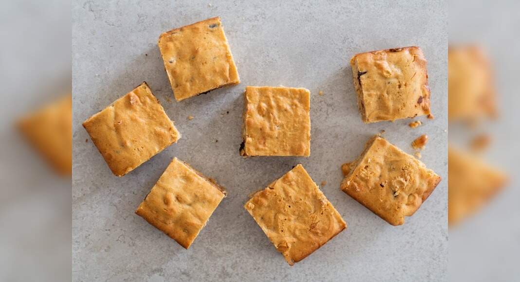 Mango Blondie Recipe: How to Make Mango Blondie Recipe | Homemade Mango Blondie Recipe - Times Food