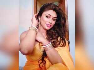 Aspiring model-actress in Kolkata arrested in connection with porn ...