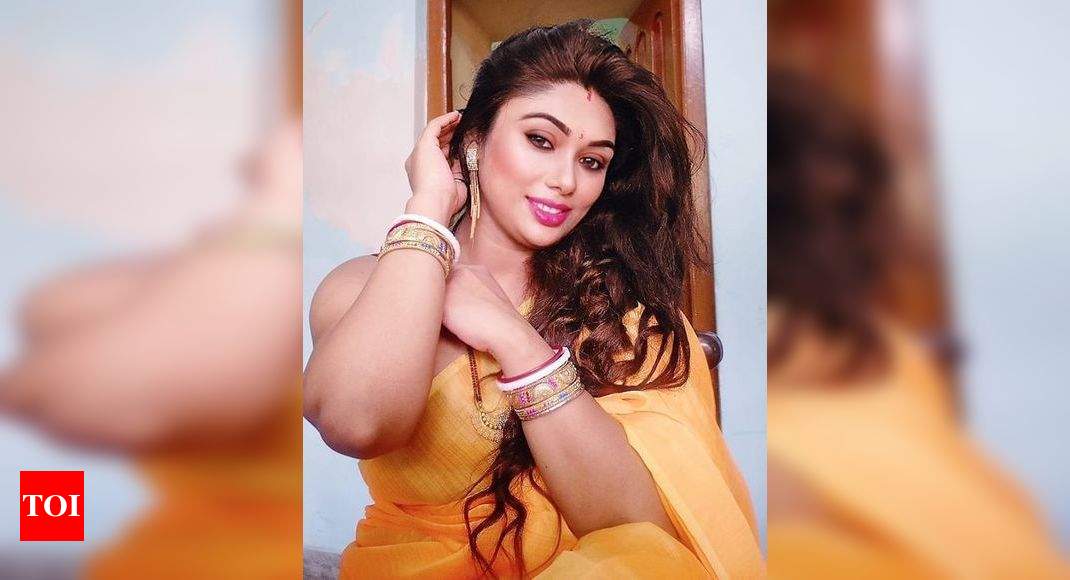 Aspiring model-actress in Kolkata arrested in connection with porn racket |  Bengali Movie News - Times of India