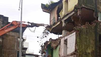 Dombivli: KDMC demolishes 41-year-old dangerous building