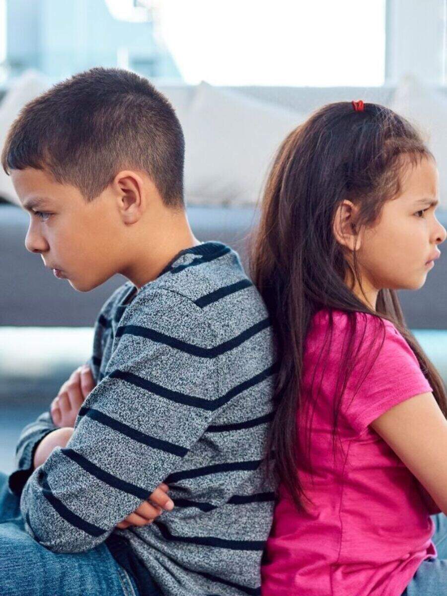 Signs of a toxic sibling | Times of India