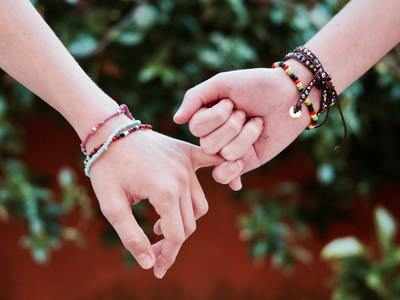 Friendship band: Cute and stylish friendship band for your friend; Tie a bond that lasts forever