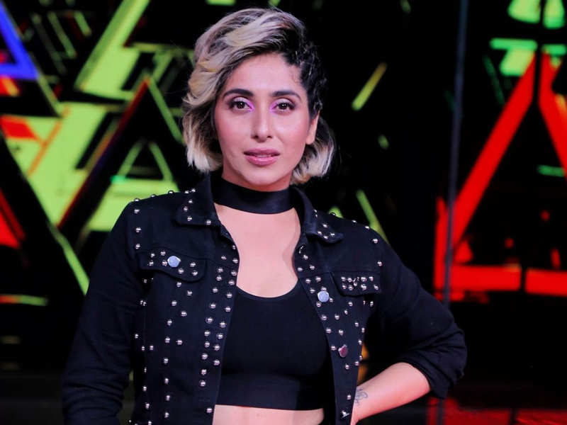 Exclusive - Bigg Boss OTT: Singer Neha Bhasin to enter Karan Johar's show