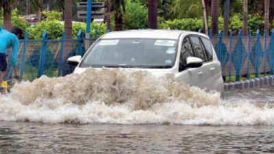 Flyers, crew wade through water to reach Kolkata airport