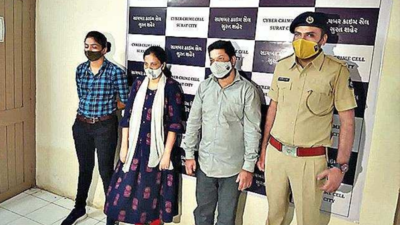 Palghar duo held in Surat for cheating