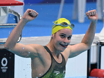 Tokyo Olympics: Australia's Kaylee McKeown wins women's 200m backstroke gold