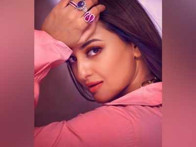 400px x 300px - Sonakshi Sinha shares a glimpse from sets of 'Kakuda' | Hindi Movie News -  Times of India