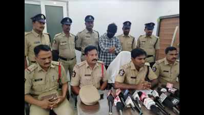 Andhra Pradesh: Man who trapped more than 300 women into sexual relationship arrested by Kadapa police