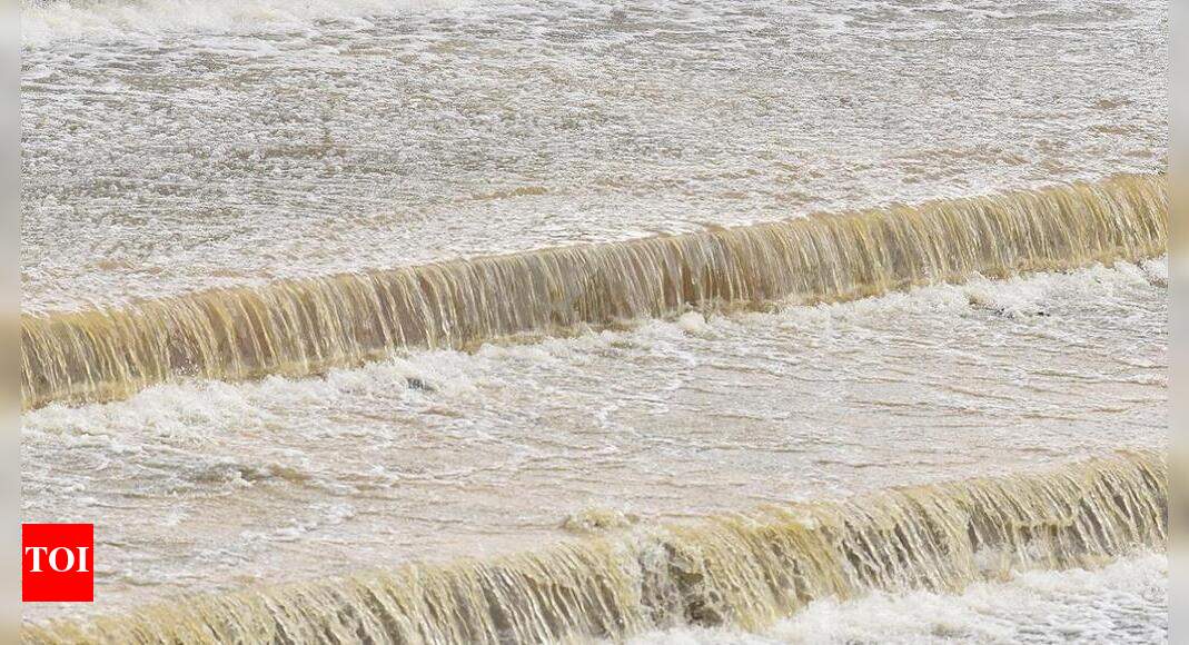West Bengal Flood Dams discharge water, South Bengal districts flooded