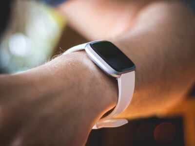 Smartwatches And Fitness Bands With Built-In Oximeter To Track Your Oxygen Levels