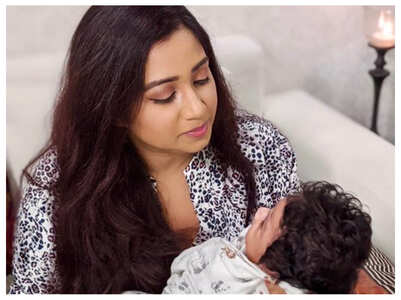 Shreya shares pic with her baby boy Devyaan