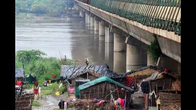 Delhi: Water level in Yamuna recedes, but still above 'warning' mark