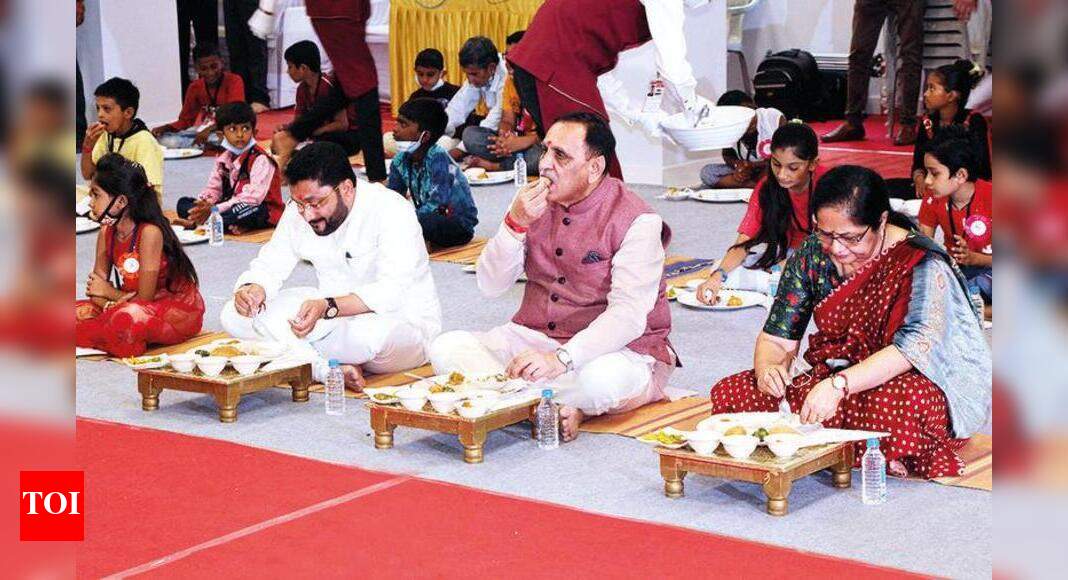 CM celebrates 65th b'day at hometown | Rajkot News - Vimarsana News