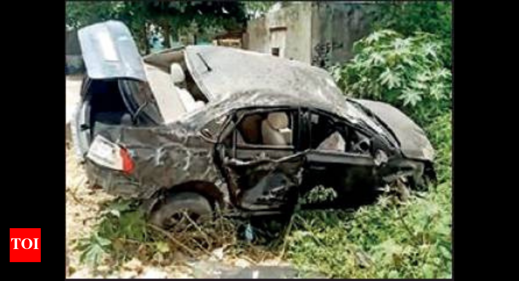 Hyderabad: One killed as drunk driver crashes car | Hyderabad News ...