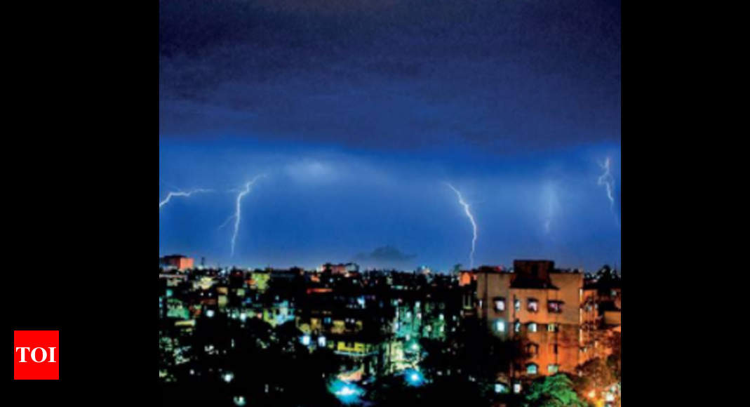 Late-night lightning strikes jolt Kol pockets after a dry day