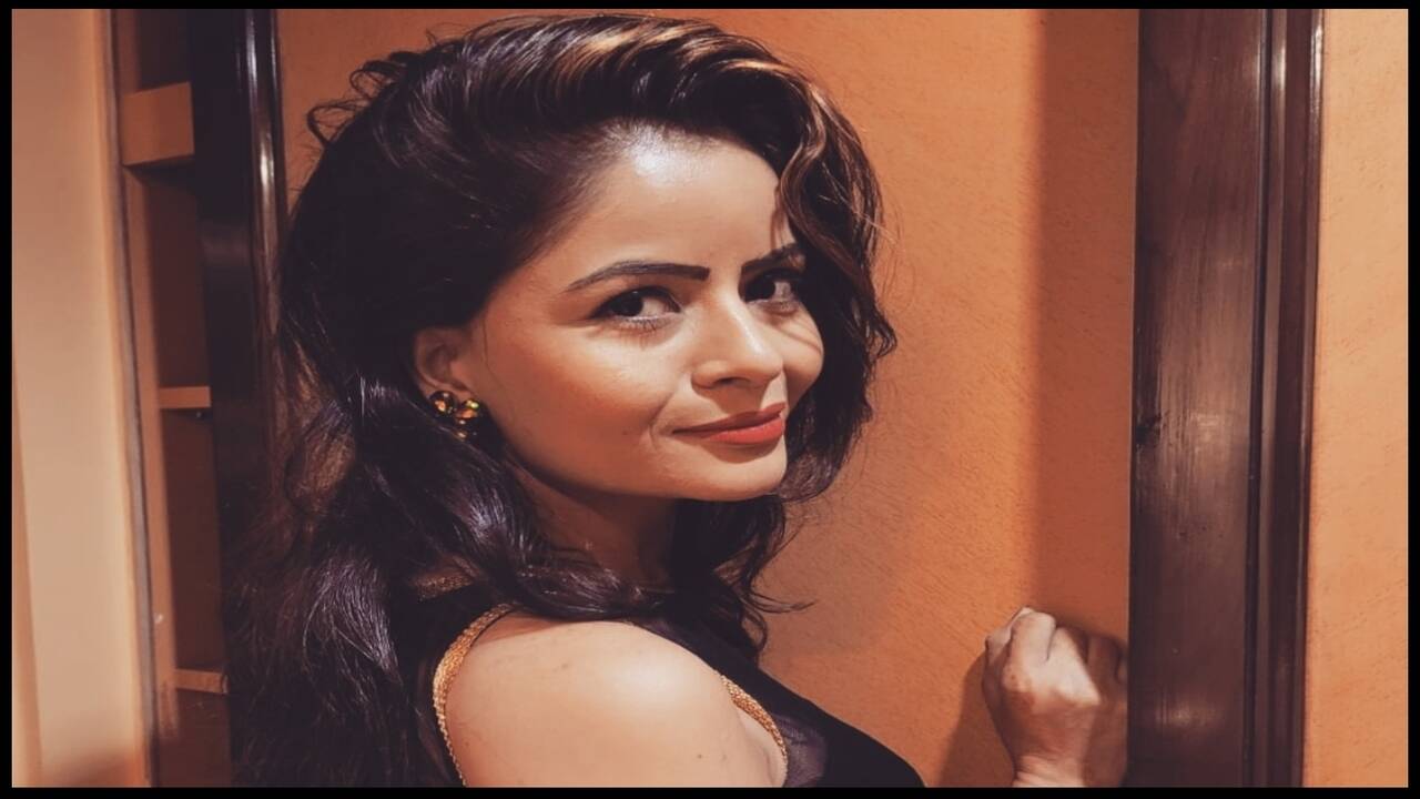 Gehana vasisth nude photos