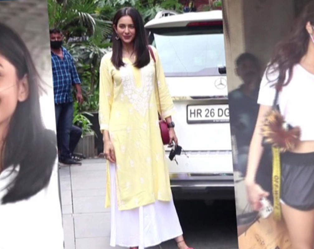 
Mrunal Thakur to Divya Dutta, Bollywood divas get papped in and around Mumbai
