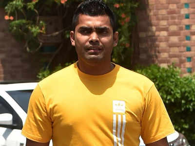 PCB allows Umar Akmal to resume playing club cricket