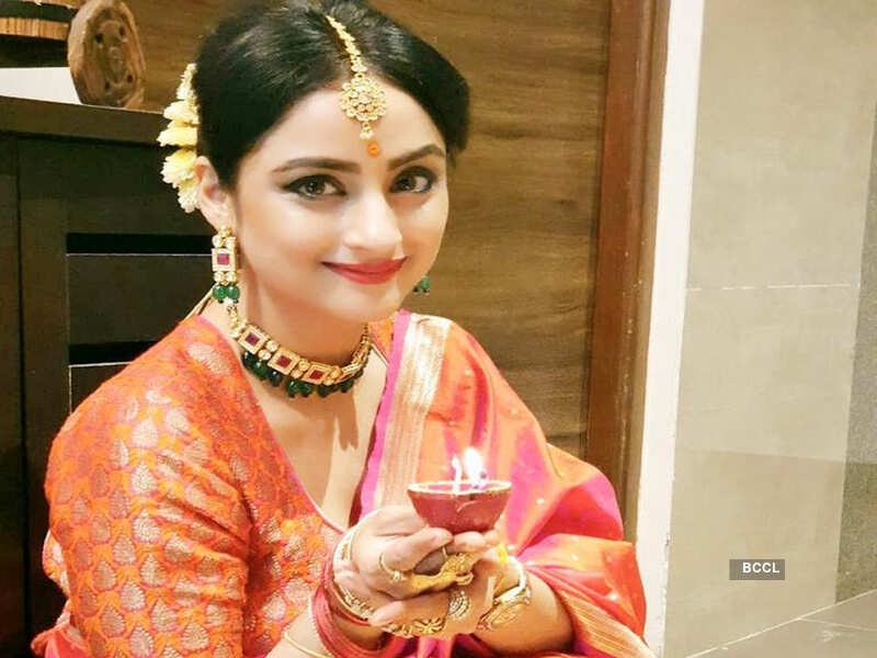 Fasting gives me positive vibes, says Vighnaharta Ganesh actress Madirakshi  Mundle - Times of India