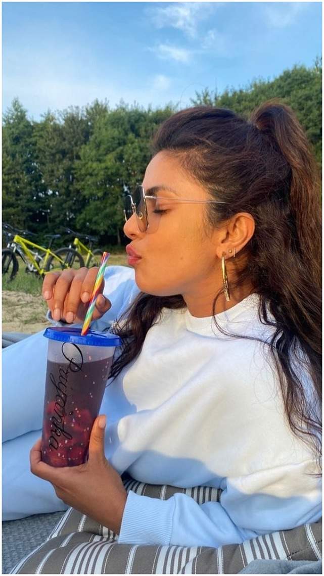 Here's how Priyanka Chopra Jonas chills out!