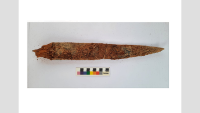 Keeladi excavations: Dagger and skeletal remains found in urn