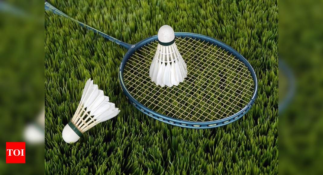 Zonsverduistering Graan tumor Badminton Rackets: 7 Popular badminton rackets for kids and adults; Top  choices from Cosco, Yonex, Li-Ning, Feroc, etc | - Times of India