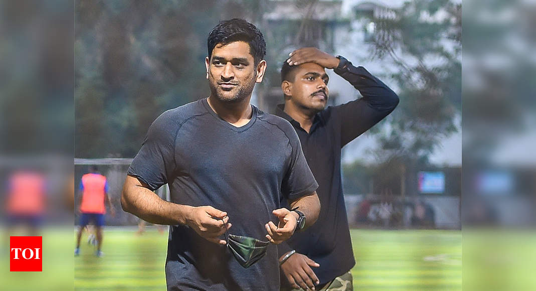 Twitter restores verification badge on Dhoni's account