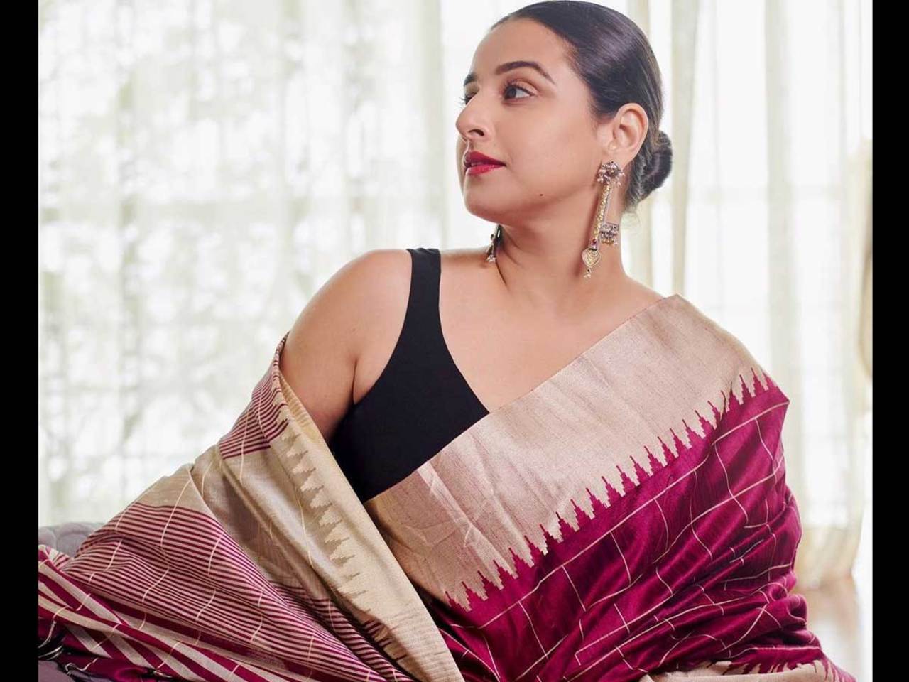 National Handloom Day: Vidya Balan in her beautiful silk saree is ...