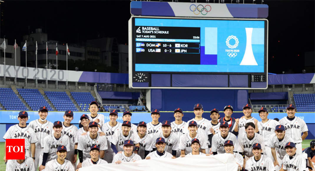 MLB 2021 Gold World Series Dueling Baseball