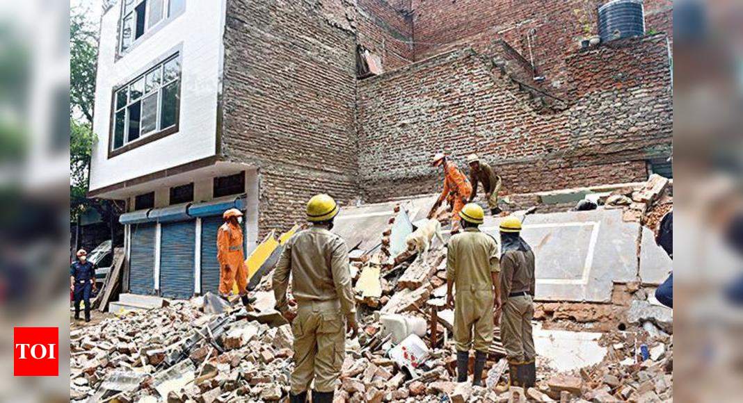 2-storey house collapses in NE Delhi, 60-yr-old dies | Delhi News ...